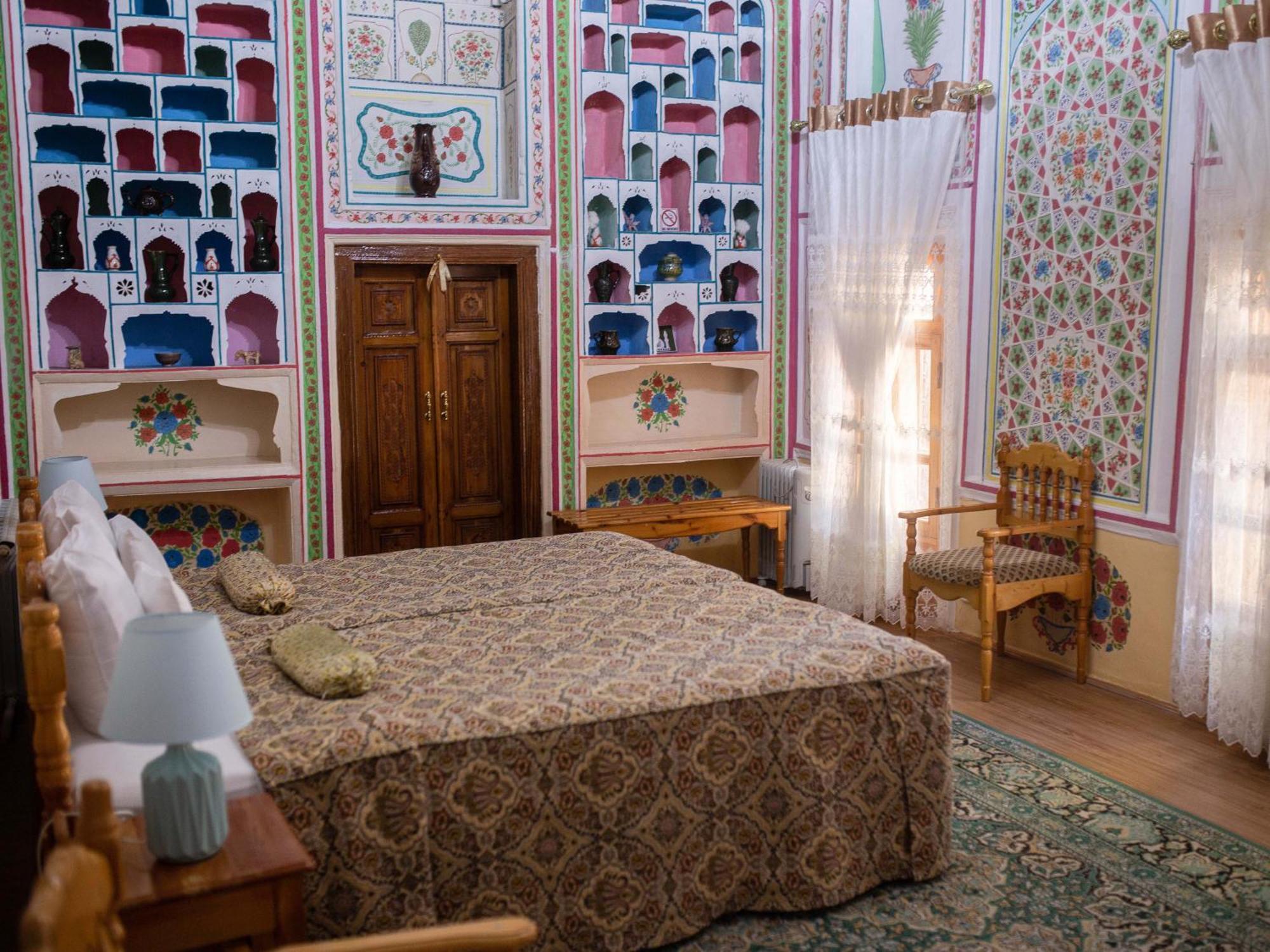 Sasha & Son Hotel Бухара Экстерьер фото