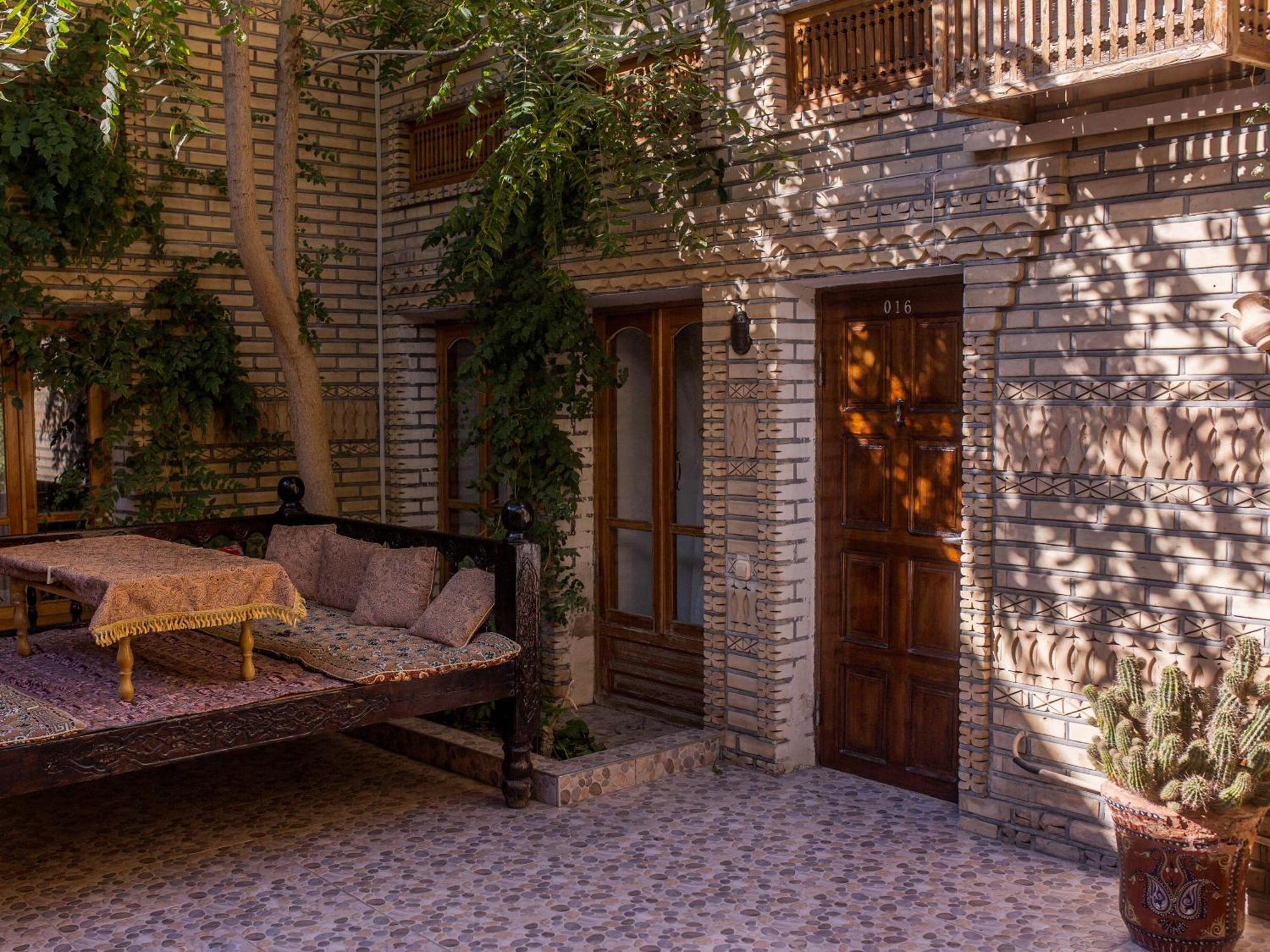 Sasha & Son Hotel Бухара Экстерьер фото