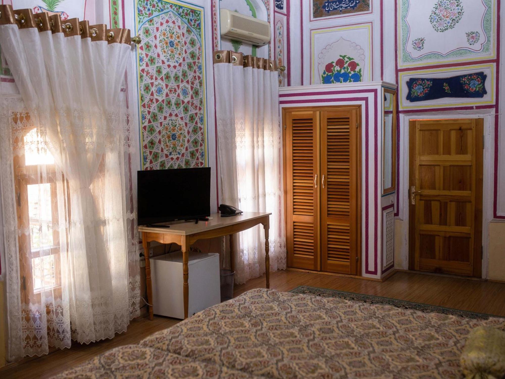 Sasha & Son Hotel Бухара Экстерьер фото